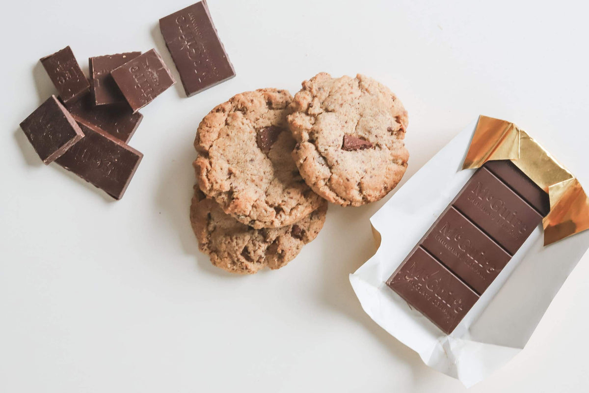 Santa Paws 52% Holiday Milk Chocolate-McGuire Chocolate Canada-Award Winning Chocolate,Chocolate Bars,Christmas,Hank,Inclusions,Milk chocolate